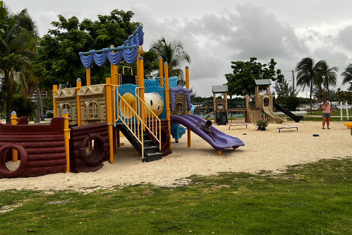 Public Beach: Complete amenities